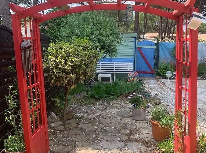 Avec Un Grand Jardin Prive Cap D'agde Pinede Apartment *